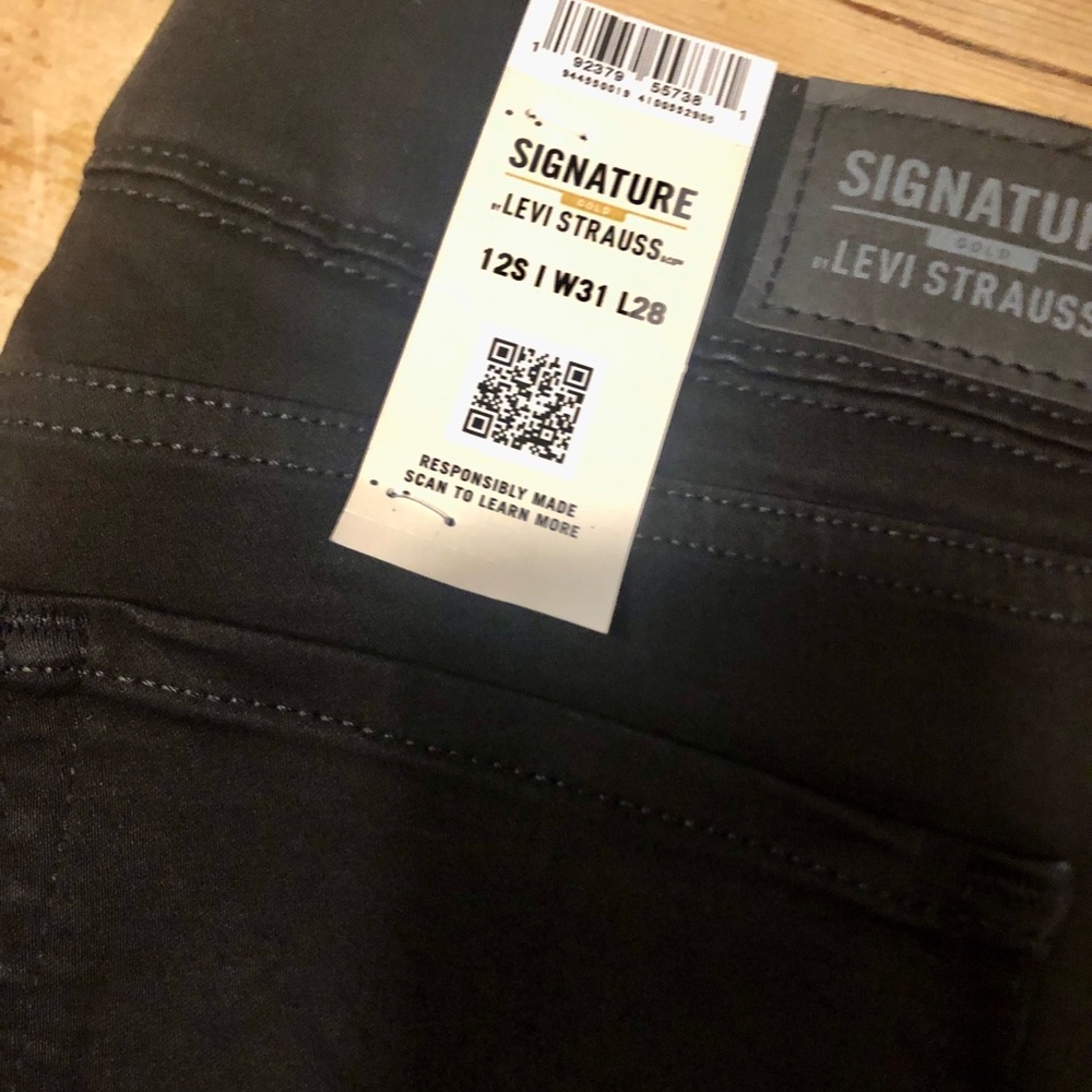 Levi's Signature Black Skinny Women’s Jeans 12 Short NWT